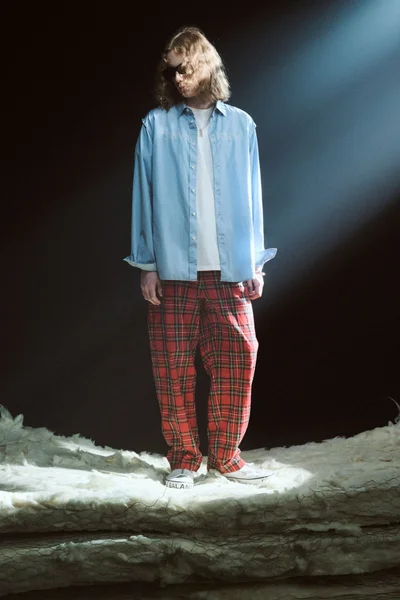 Look 3